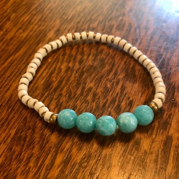 Blue and White Bracelet - Picture 4 of 4